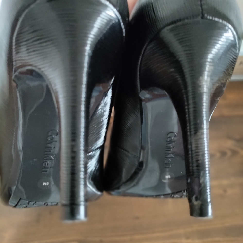 Heels - Picture 2 of 4